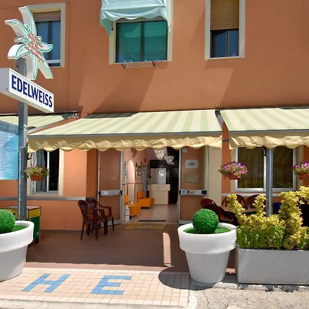 Hotel Edelweiss *